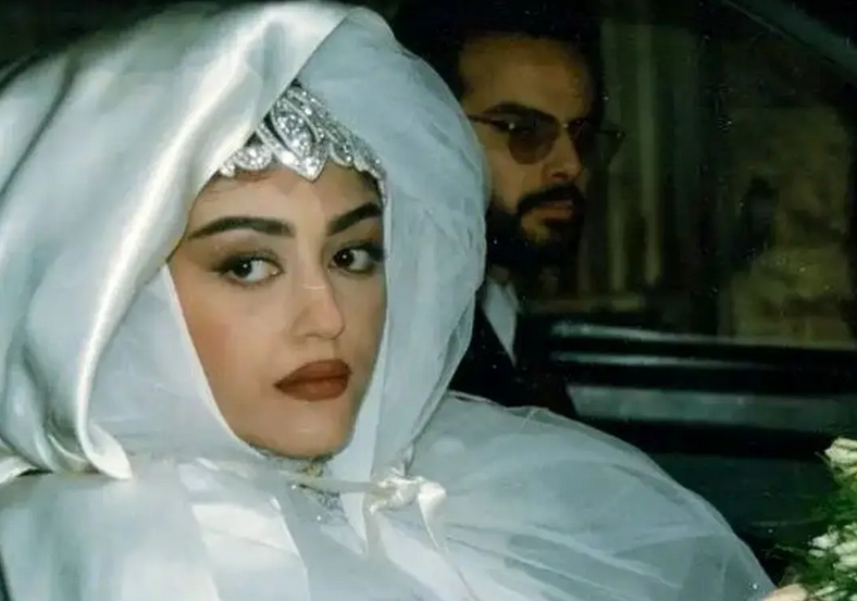 سفر در زمان؛ چهرۀ «شقایق فراهانی» 53 ساله در مراسم اکران یک فیلم