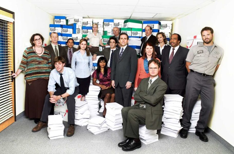 معرفی سریال The Office| دنیای کارمندی در اداره و طنزِ تلخِ روزمرگی