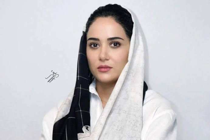 استایل کهربایی پریناز ایزدیار