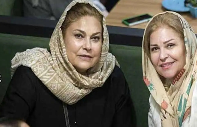 عکس| سفر زمان؛ عکس یادگاری «مهرانه مهین ترابی» و «ایرج قادری» در پشت‌صحنه یک فیلم