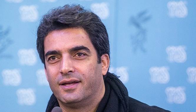 بوسه پر احساسِ منوچهر هادی بر گونه سوفیا