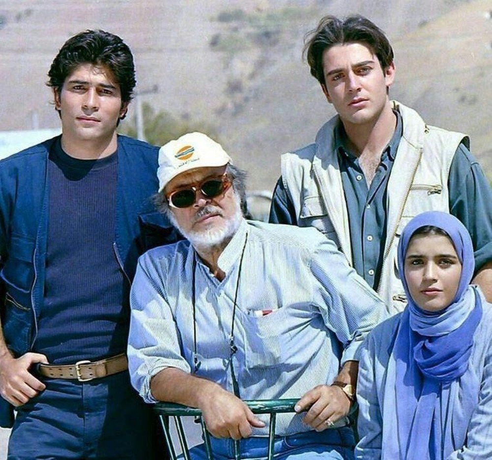 سفر در زمان؛ عکسی دیده نشده از مراسم خاکسپاری مغموم ایرج قادری