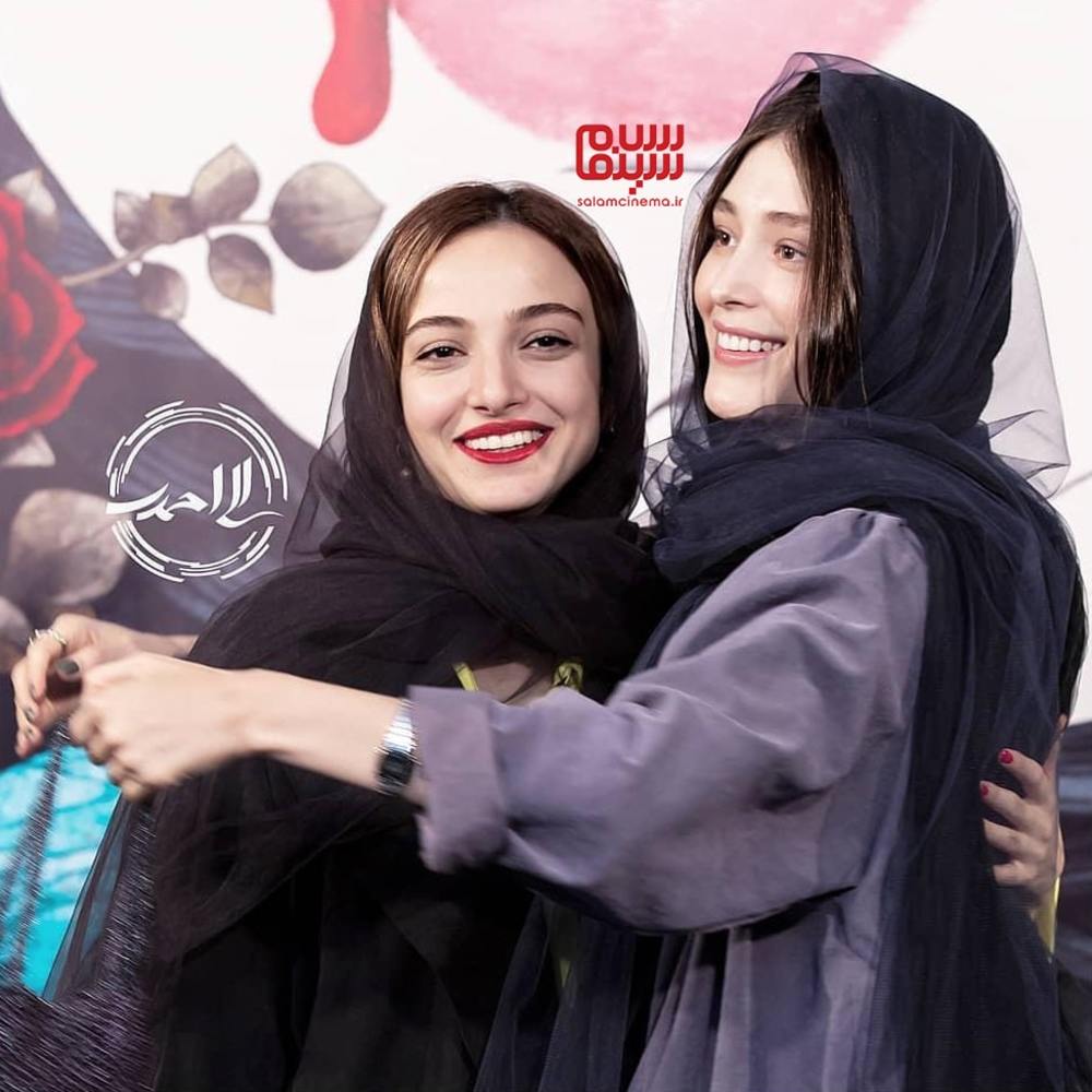 ندا جبرائیلی و فرشته حسینی در اکران خصوصی فیلم سینمایی «کارت پرواز» در سینما چارسو