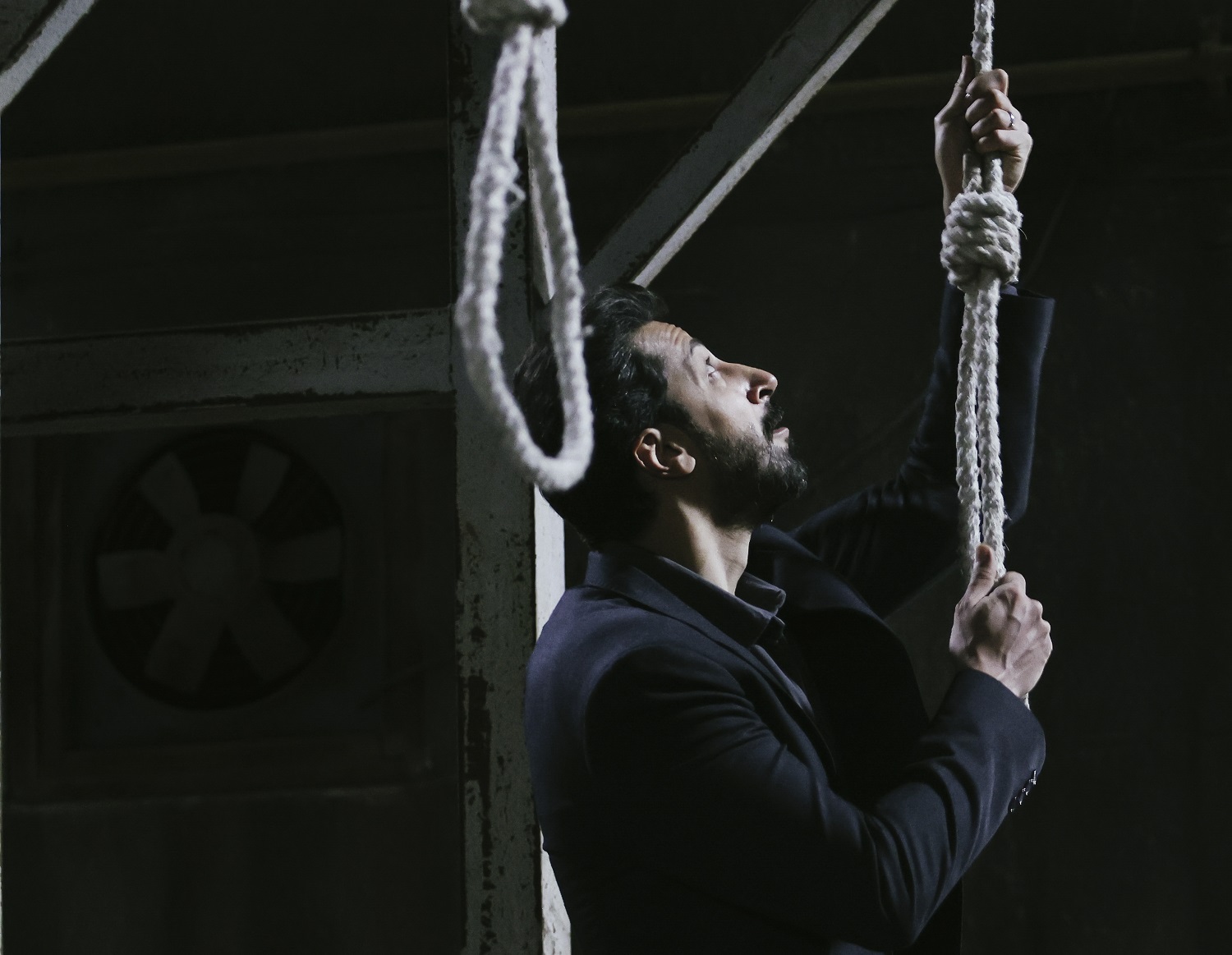 نقد و بررسی فیلم «زنده‌شور» به کارگردانی کاظم دانشی| پخته در فرم، محافظه‌کار در بیان مواضع