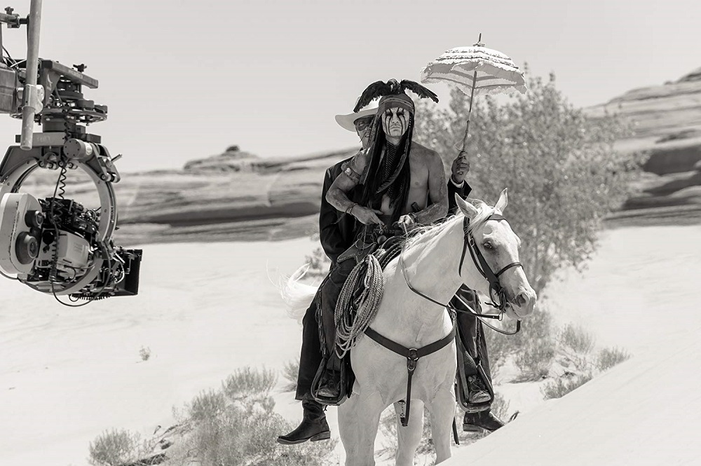 جانی دپ و آرمی هامر در نمایی از پشت صحنه «رنجر تنها» (The Lone Ranger)