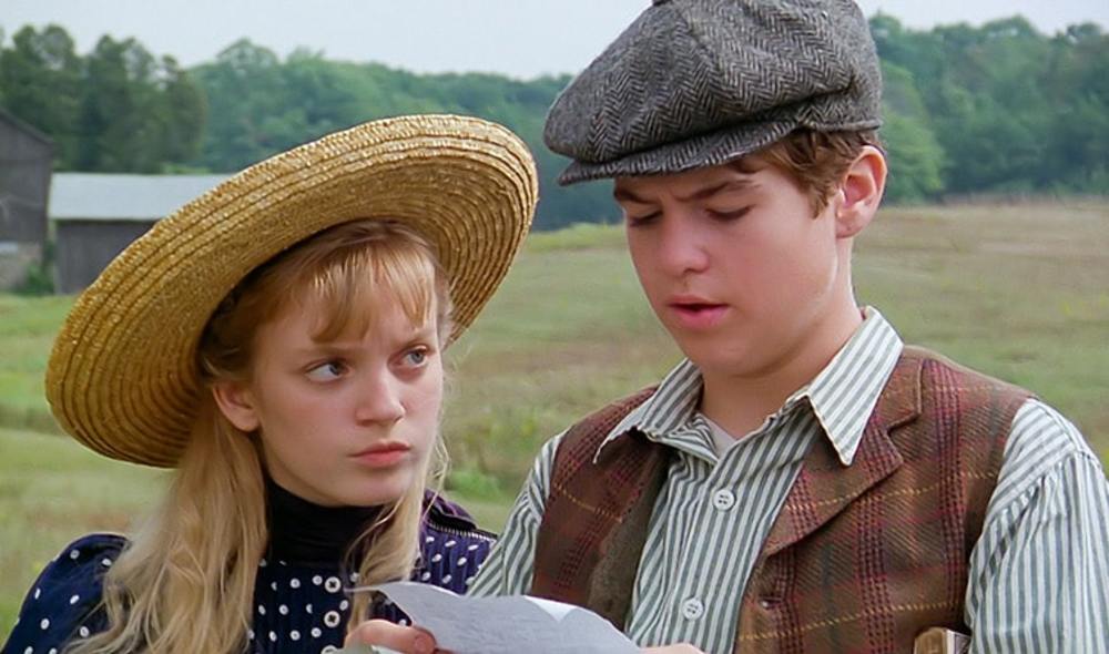 سارا پلی و زکری بنت در سریال تلویزیونی «قصه های جزیره» (Road To Avonlea)