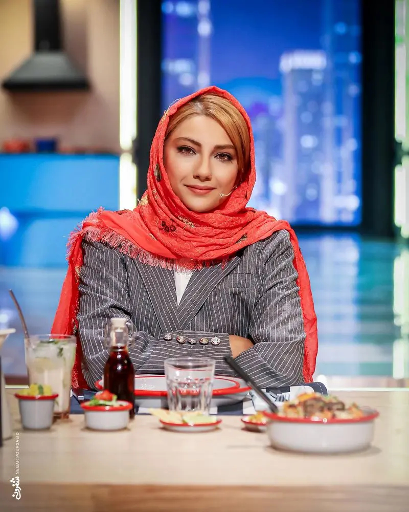 محیا دهقانی