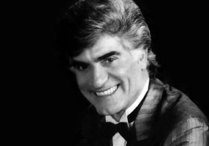 سفر در زمان؛ «ویگن» در جوانی و در حال شیر دادن به دختر نوزادش