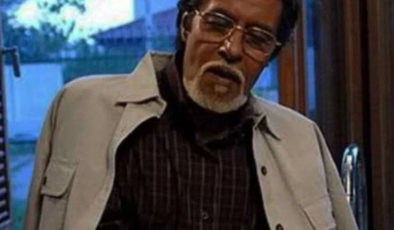 سفر در زمان؛ چهرۀ «خسرو شکیبایی» 42 ساله در پشت‌صحنه «دزد و نویسنده»؛ دهۀ 60