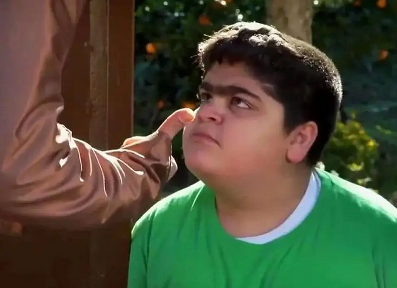 سفر در زمان؛ «بهروز» سریال پایتخت 6 در کنار «دکتر جکول» شب های برره؛ سال 1403