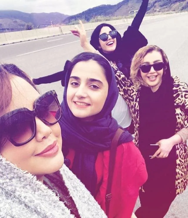 الهه حصاری و خانواده اش