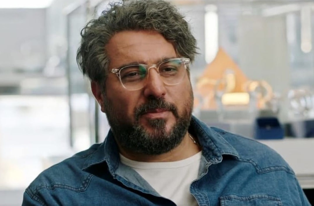 فیلم| همخوانی محسن کیایی با تیتراژ سریال هزار و یک شب