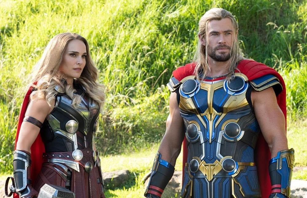 کریس همسورث و ناتالی پورتمن در فیلم سینمایی «ثور: عشق و طوفان»(Thor: Love and Thunder)