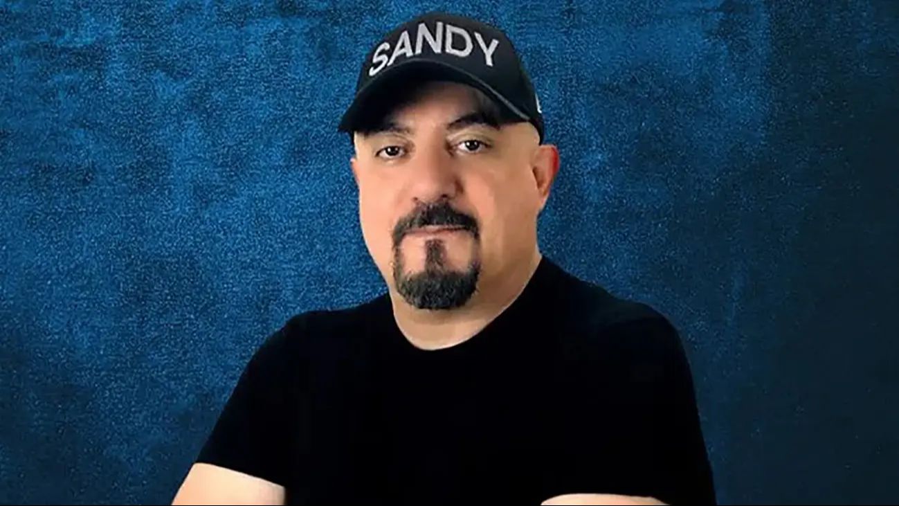 روش عجیب و  منحصر به فرد «سندی» برای ترک سیگار + ویدیو