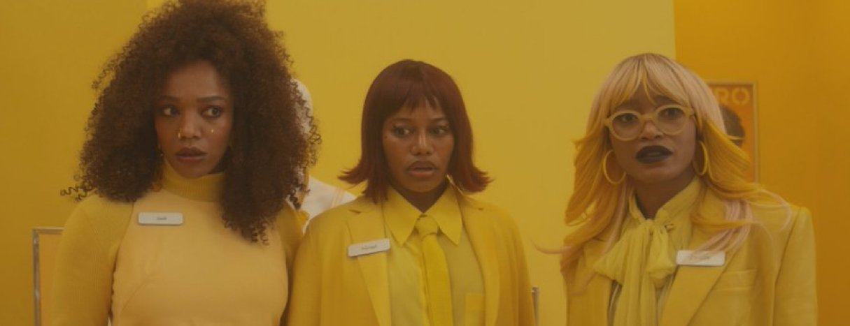 تاریخ اکران و اولین تصویر فیلم I Love Boosters با بازی کیکی پالمر و دمی مور منتشر شد