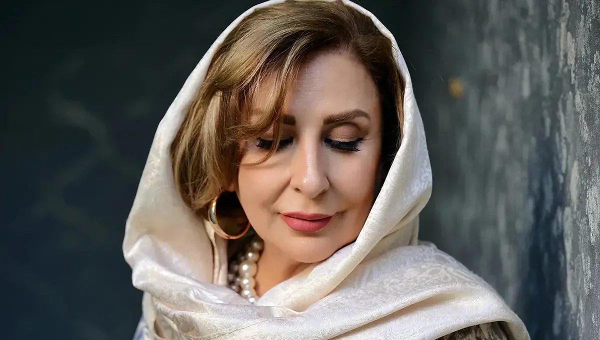 استایل شیک و متفاوت «مرجانه گلچین»؛ درخشش بانوی پیشکسوت با پوشش مدرن ‌(عکس)