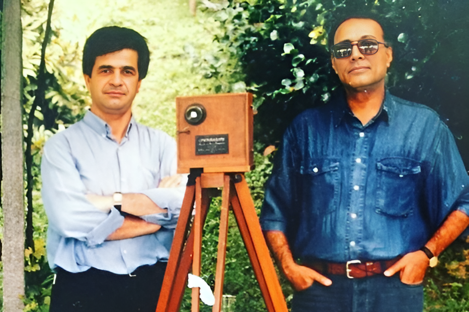 عکسی دیده‌نشده از کیارستمی و پناهی در دل یک اثر هنری سال 1383