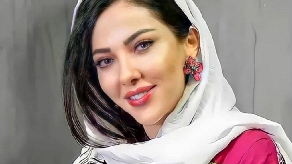 لباس مجلسی لیلا اوتادی جلب‌توجه کرد