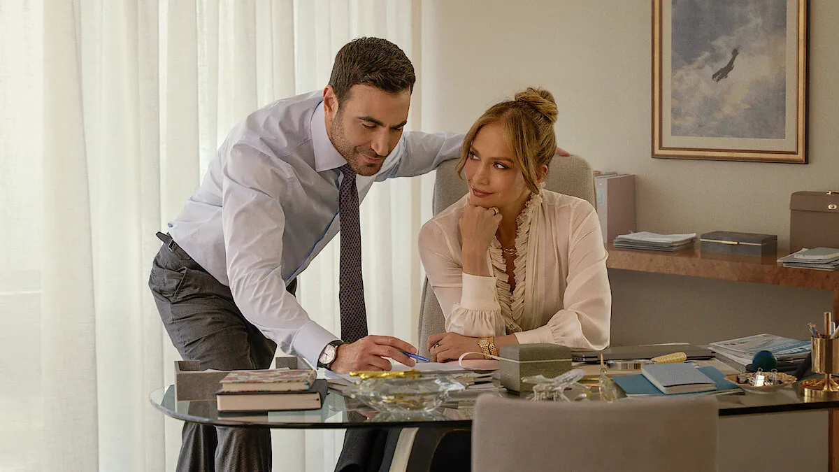 نقد فیلم Office Romance| نبردِ بی‌رمقِ جنیفر لوپز با فیلمنامه‌ای نه‌چندان هوشمندانه