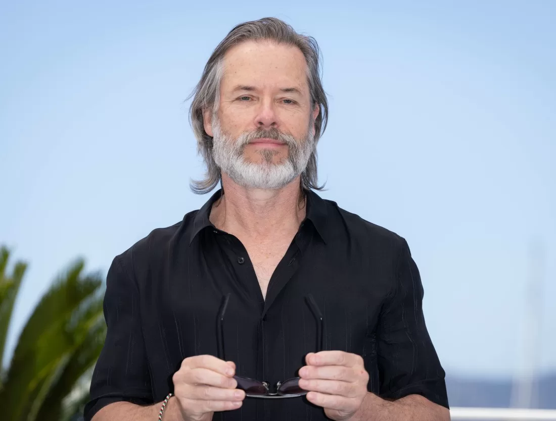 عذرخواهی گای پیرس به خاطر «انزجار» از اسرائیل و ترک موقف شبکه‌های اجتماعی