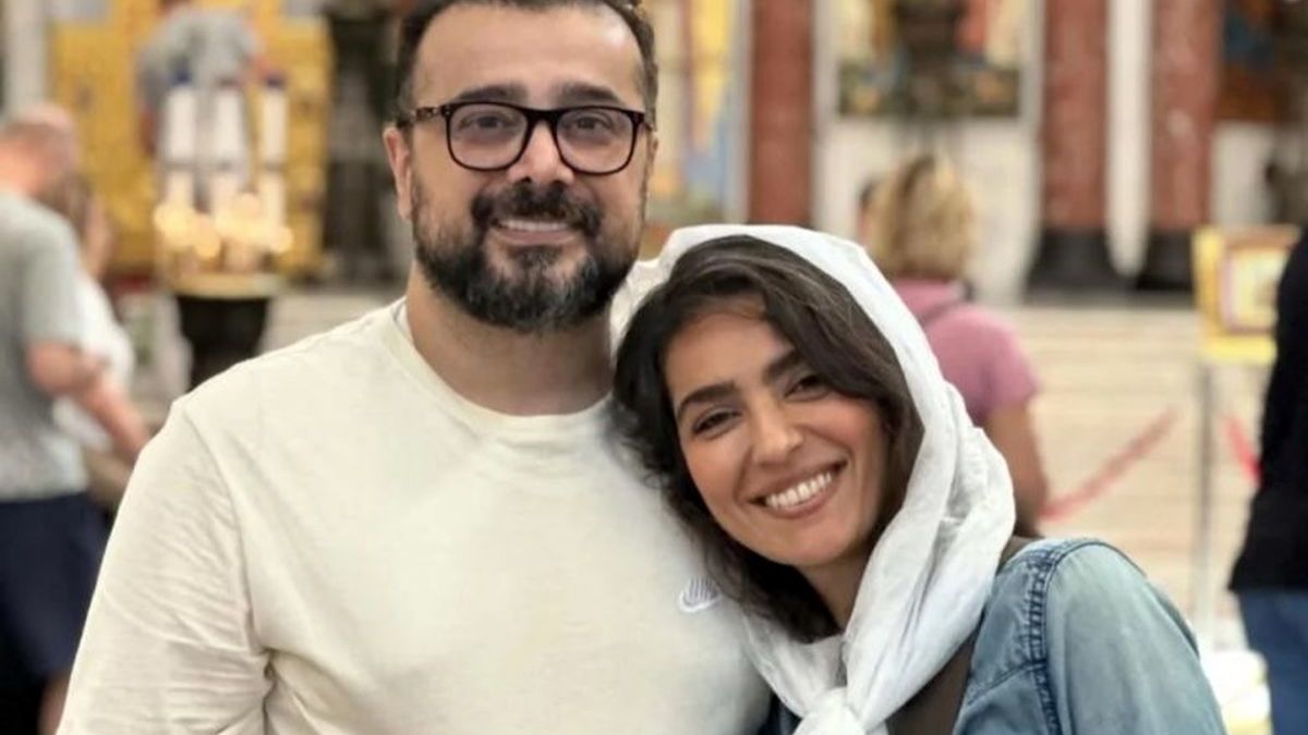 سلفی جذاب مونا کرمی و پسرش وایرال شد