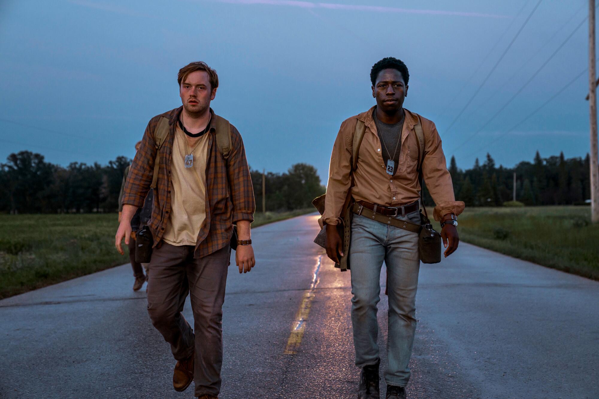 دیوید جانسون از تردید اولیه‌اش برای بازی در فیلم The Long Walk پرده برداشت