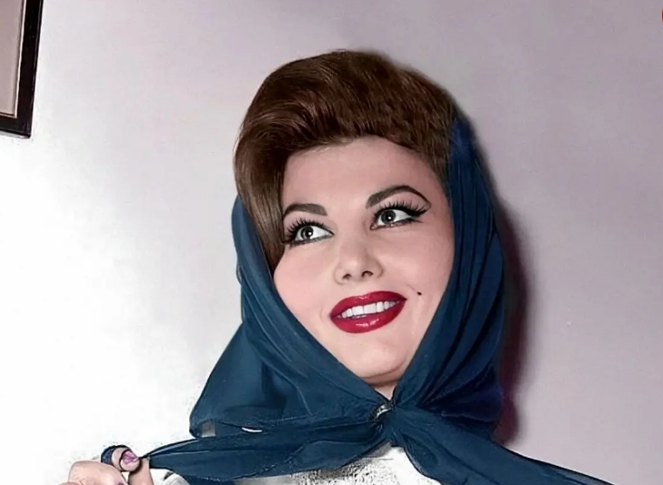 سفر در زمان؛ «ایرن» بازیگر ارمنی سینمای قبل انقلاب در کنار دریا؛ اواخر دهه 30