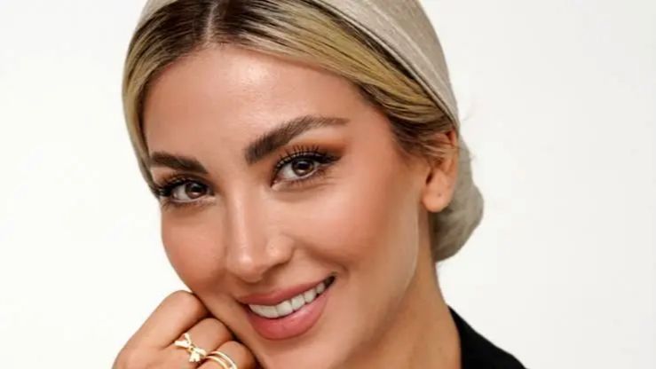 فیلم/ تیپ و استایل هندی مینا مختاری زن زیبای بهرام رادان در جشن سفارت هند/ با خال هندی و زیباتر از آیشواریا ملکه جذاب هندی