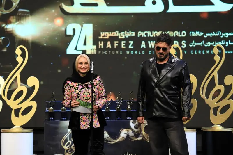 فیلم| حس و حال برندگان جشن حافظ ۱۴۰۴ پس از دیافت جایزه