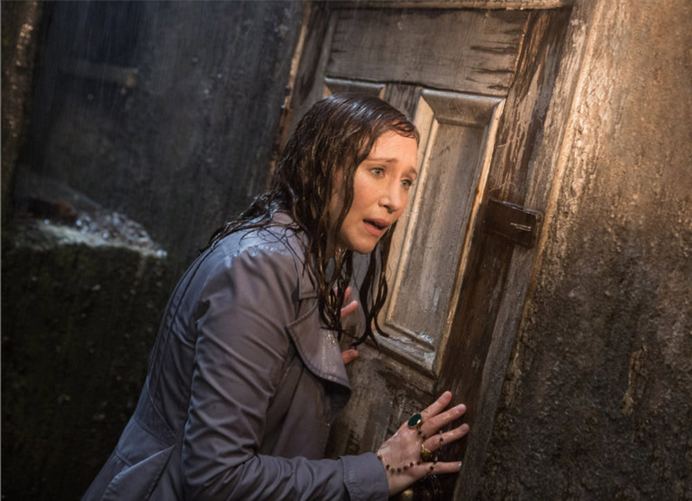 فیلم «احضار روح ۲»(The Conjuring 2) با بازی ورا فارمیگا