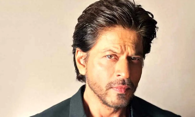 سفر در زمان؛ «شاهرخ خان» در نمایش سبک زندگی آسیایی در لندن؛ سال 1386