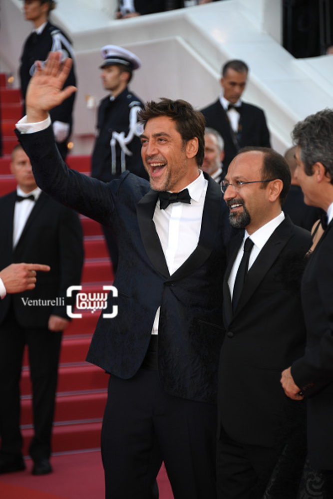 اصغر فرهادی و خاویر باردم در فرش قرمز افتتاحیه جشنواره فیلم کن 2018 با فیلم «همه میدانند»