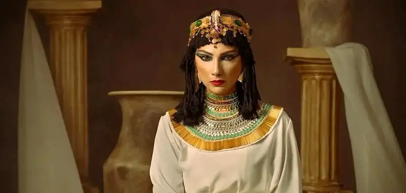 محیا دهقانی