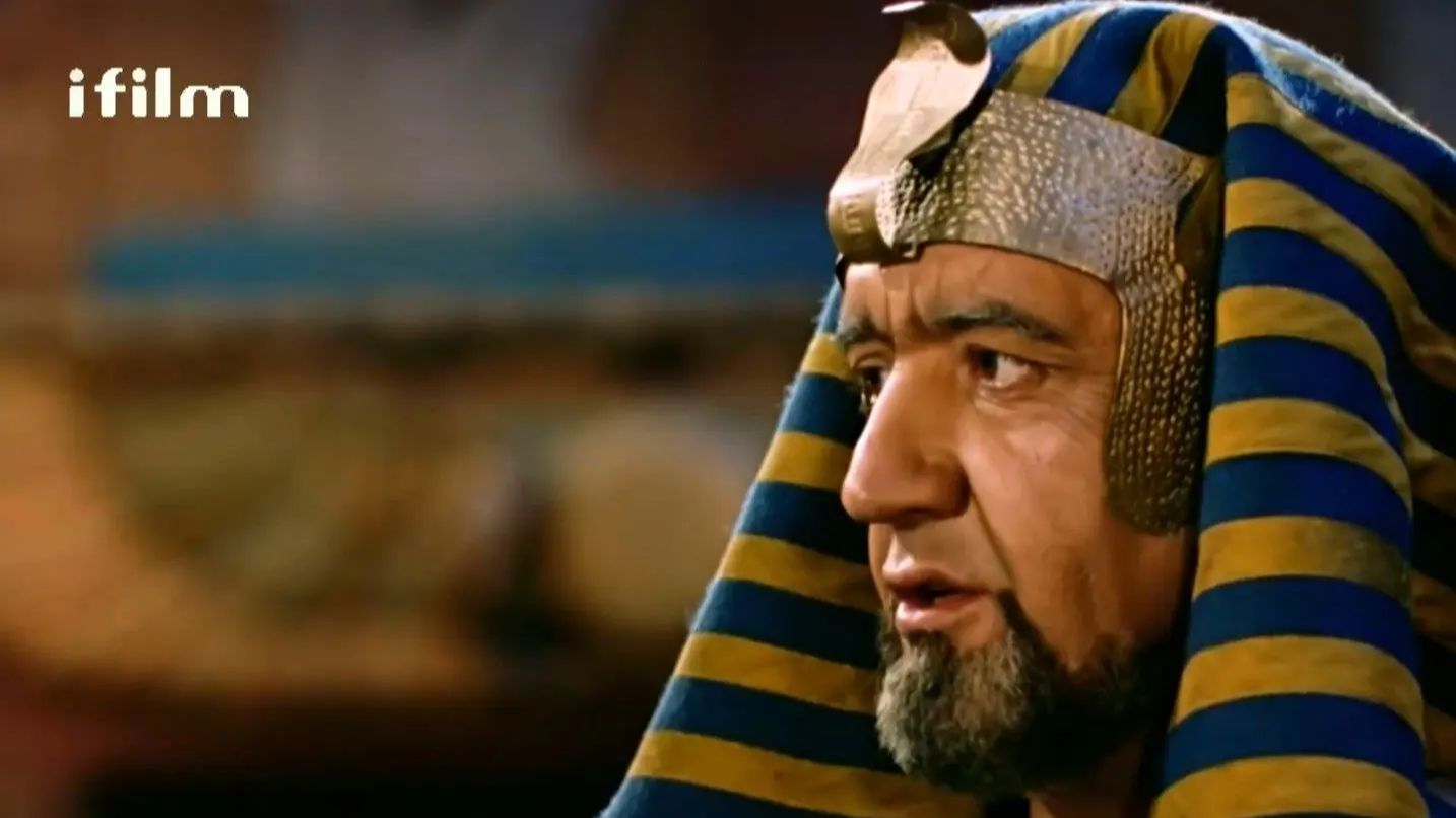 عکس| سفر در زمان؛ «هرمهب» سریال یوسف پیامبر در یک نمایشگاه خودرو در لس آنجلس؛ سال 97