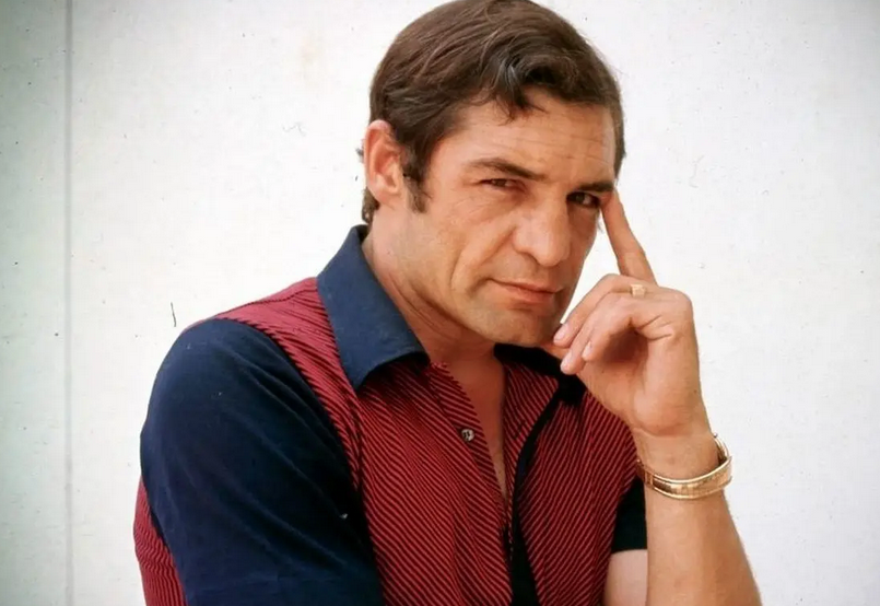 سفر در زمان؛ «محسن آراسته» در حال خفه کردن «بیک ایمانوردی؛ سال 44