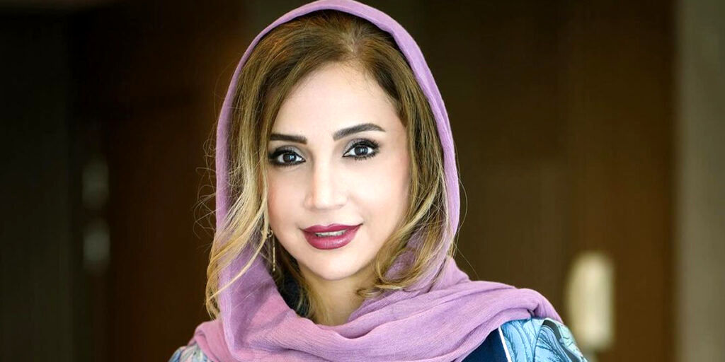 استایل شیک بازیگر سریال آنام در خیابان‌های دبی