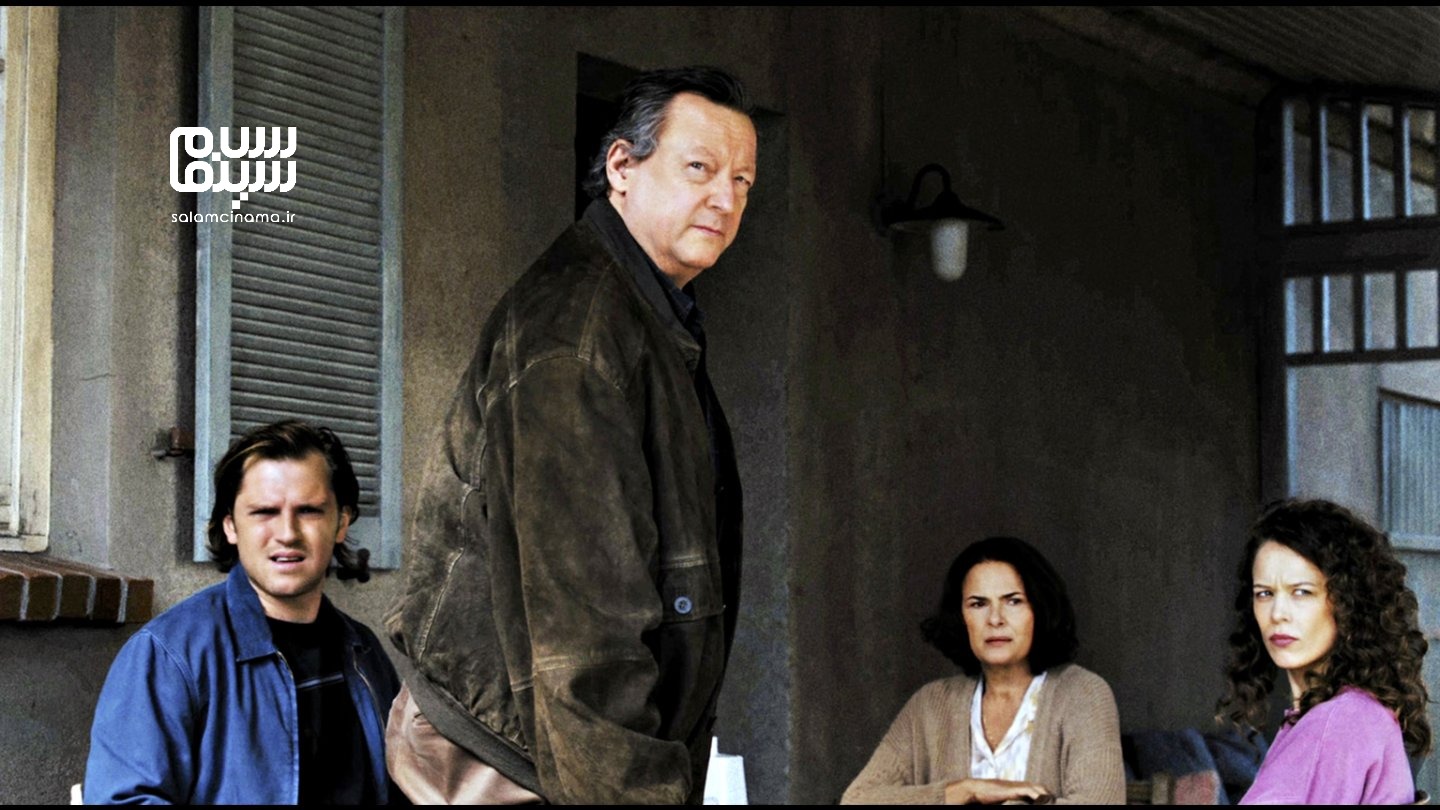 نقد فیلم «آینهها شماره 3» (Miroirs No. 3) | وقتی آینهها ما را پس میزنند