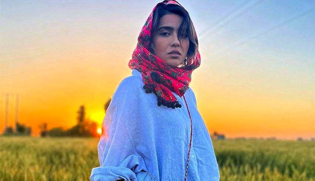 شباهت باورنکردنی مونا کرمی به مادر جوانش