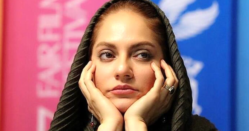مهناز افشار پشت وانت نیسان در ایران