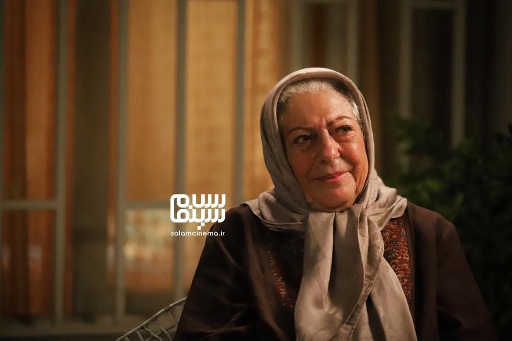تصویری از بانو ثریا قاسمی در 83 سالگی به همراه نوه‌اش ایلیا
