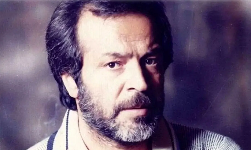 سفر در زمان؛ ژست خاص «ایرج قادری» در دفتر کارش در دهه 50