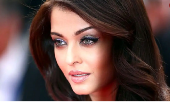 سفر در زمان؛ «آیشواریا رای» در کنار مادرش؛ سال 1388