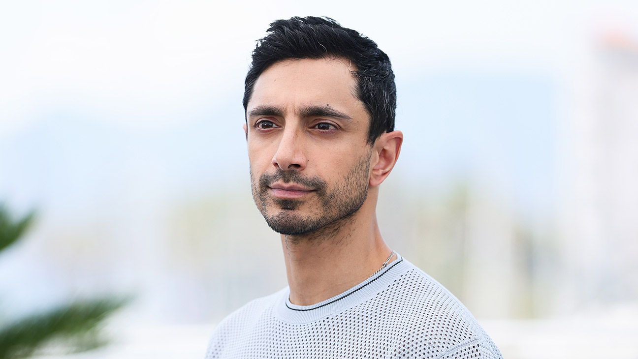 ریز احمد پس از فروپاشی جسمی هنگام فیلم‌برداری Rogue One در بیمارستان بستری شد