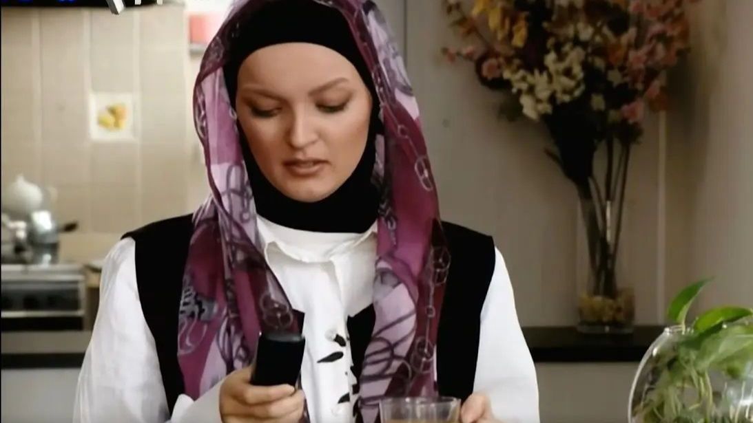 «بیتا» سریال آوای باران در لباس چارلی چاپلین