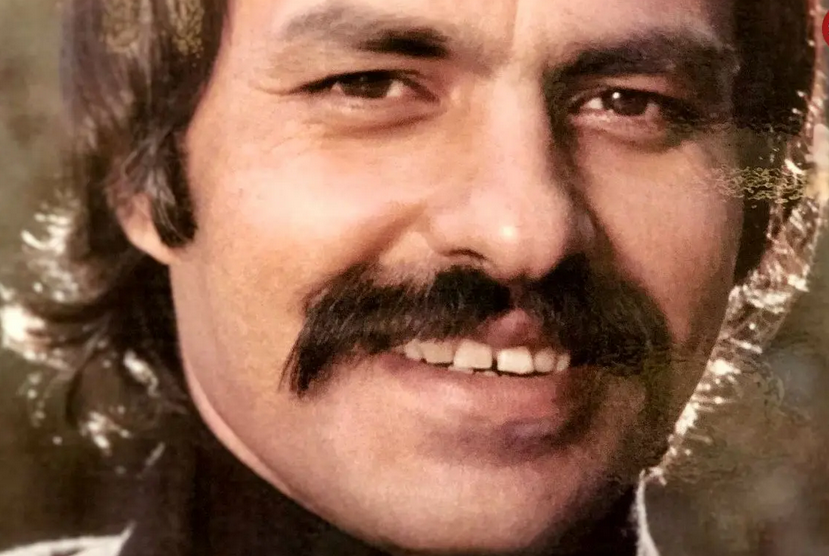 سفر در زمان؛ «مرتضی عقیلی و پوری بنایی» در 77 و 81 سالگی در کنار دریا