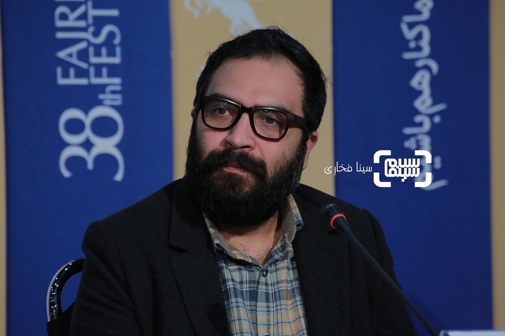 بهتاش صناعی ها در نشست خبری فیلم «قصیده گاو سفید» در سی و هشتمین جشنواره فیلم فجر