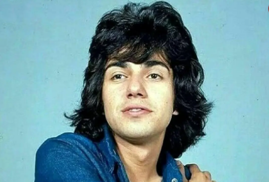 سفر در زمان؛ «فرزان دلجو» بازیگر قبل انقلاب در جشن تولد 67 سالگی اش؛ سال 99