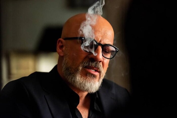 امیر آقایی همبازی حسن پورشیرازی در «بدنام» شد