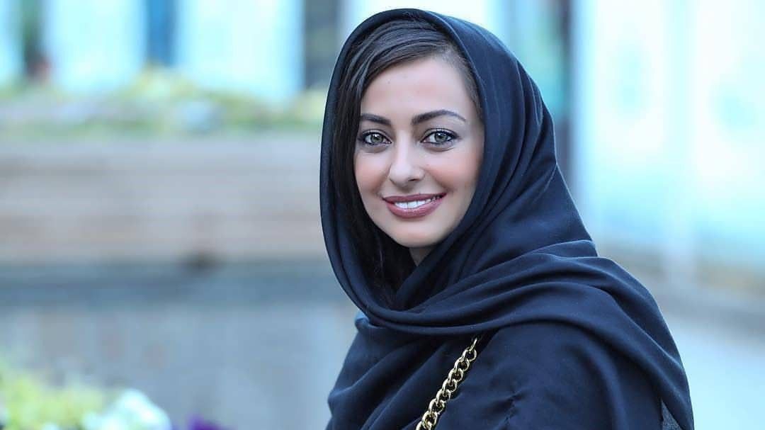 عاشقانه های نفیسه روشن با فولکس قورباغه ای خوش رنگ و دلبر