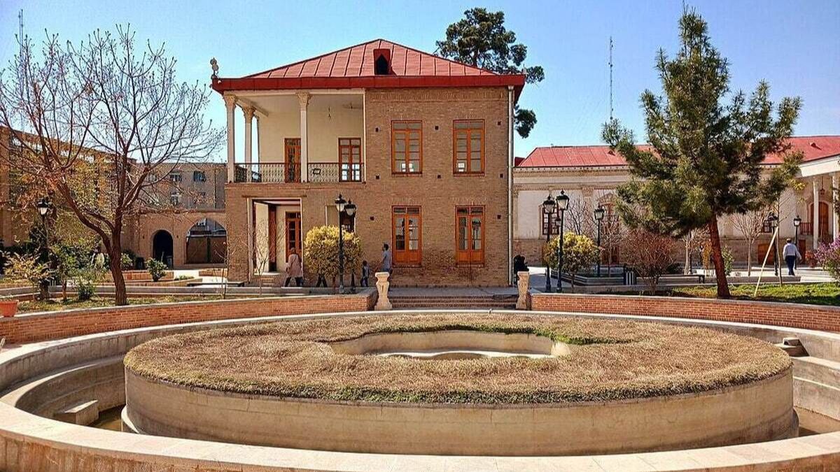 عمارت روایت عاشقانه ایرج پزشکزاد / دایی جان ناپلئون روزگارش به سر آمده بود